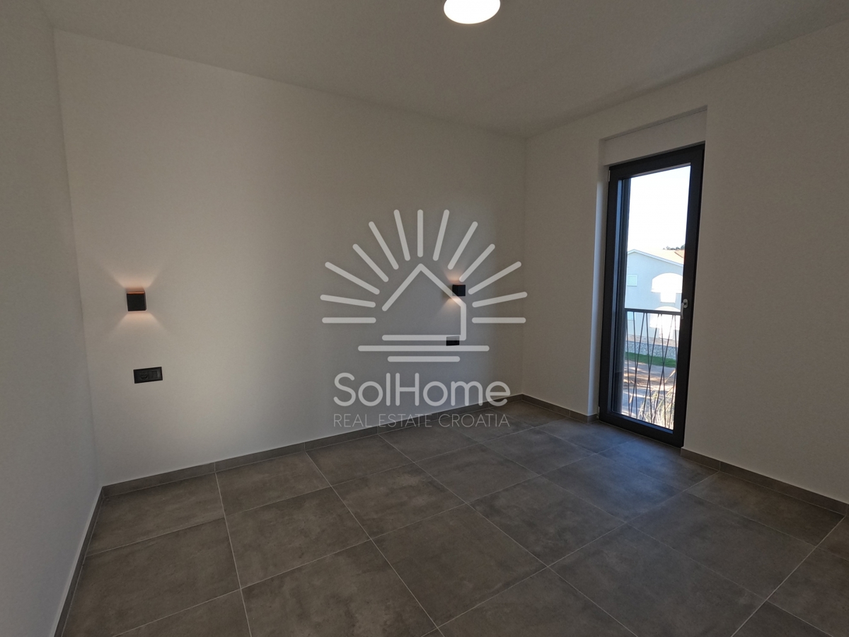 Attico con piscina / Appartamenti a Privlaka vicino a Zara - Croazia