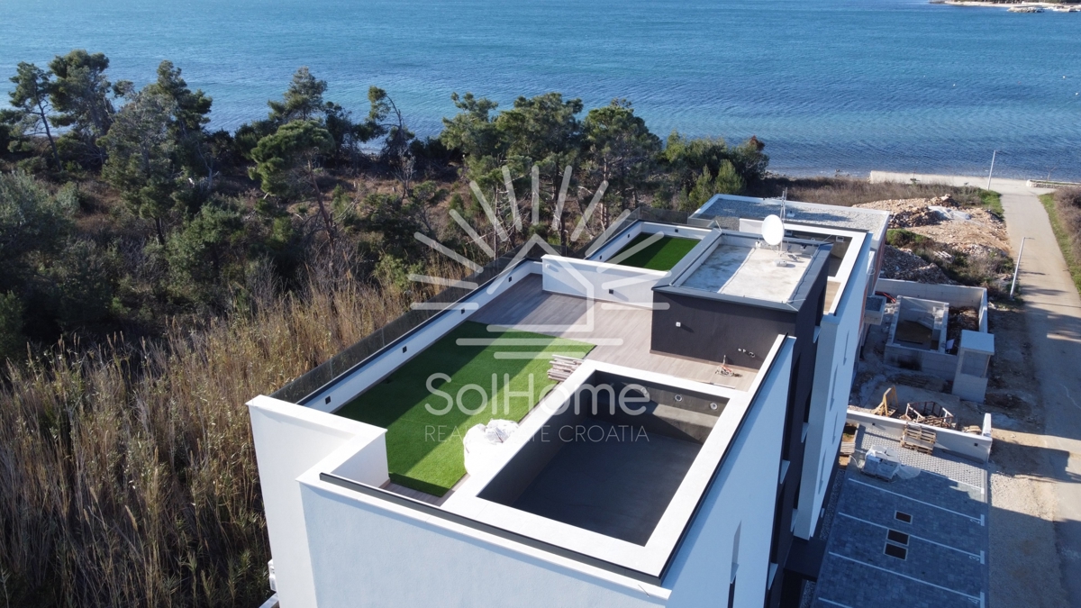 Attico con piscina / Appartamenti a Privlaka vicino a Zara - Croazia