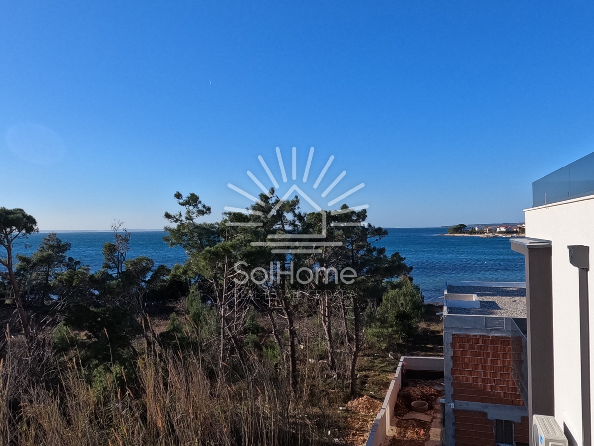 Attico con piscina / Appartamenti a Privlaka vicino a Zara - Croazia