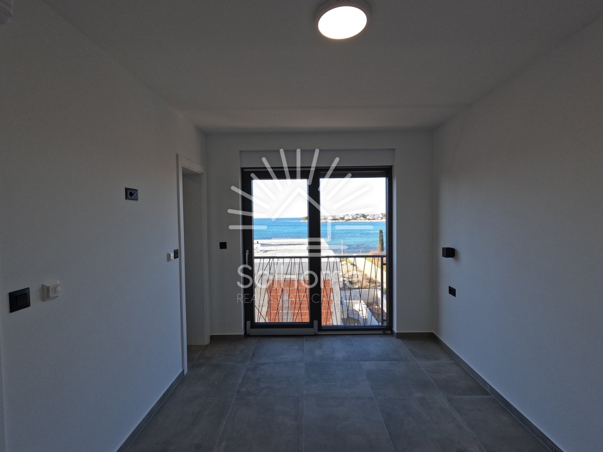 Attico con piscina / Appartamenti a Privlaka vicino a Zara - Croazia