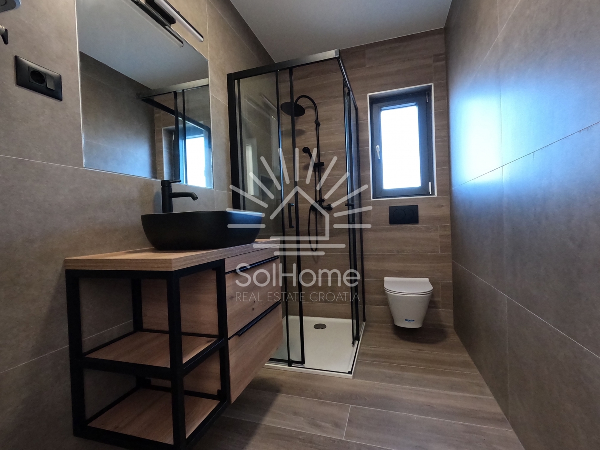 Attico con piscina / Appartamenti a Privlaka vicino a Zara - Croazia