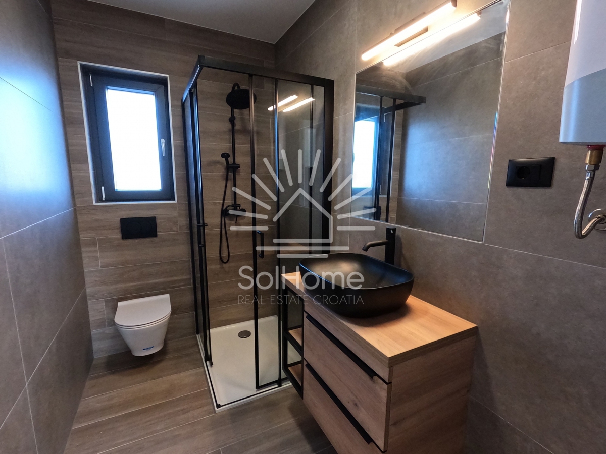 Attico con piscina / Appartamenti a Privlaka vicino a Zara - Croazia