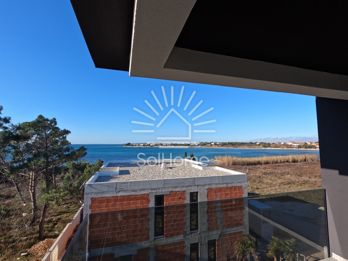 Attico con piscina / Appartamenti a Privlaka vicino a Zara - Croazia