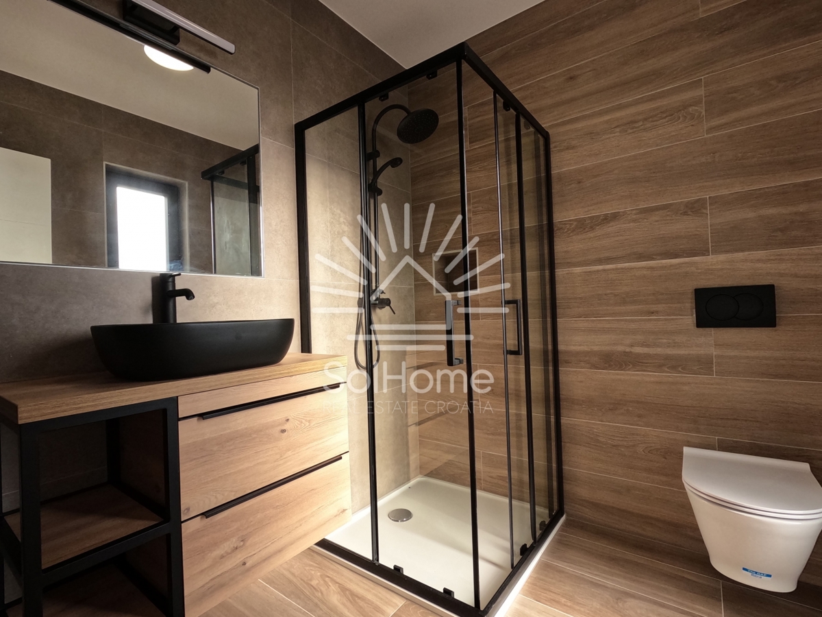 Attico con piscina / Appartamenti a Privlaka vicino a Zara - Croazia