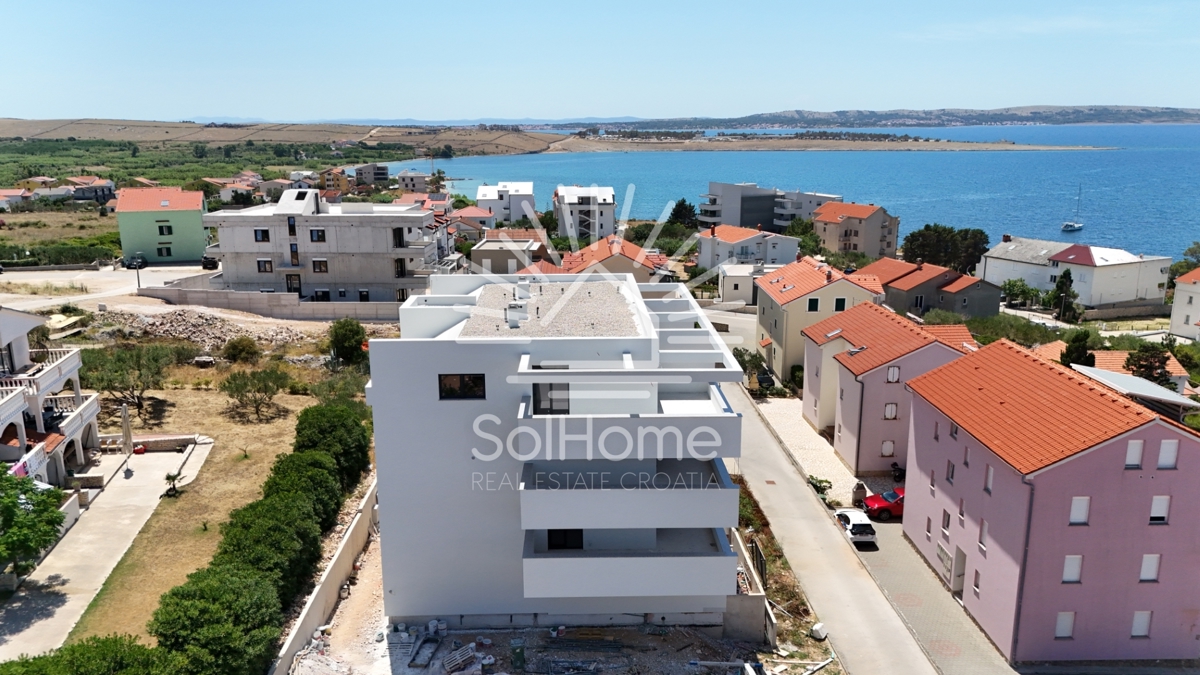 Attico duplex a 180 metri dal mare a Pag, vicino a Zara/Croazia.