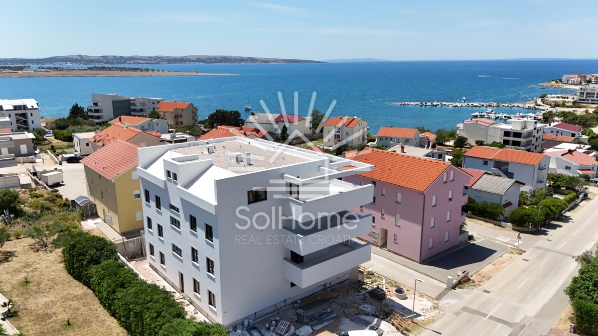 Attico duplex a 180 metri dal mare a Pag, vicino a Zara/Croazia.