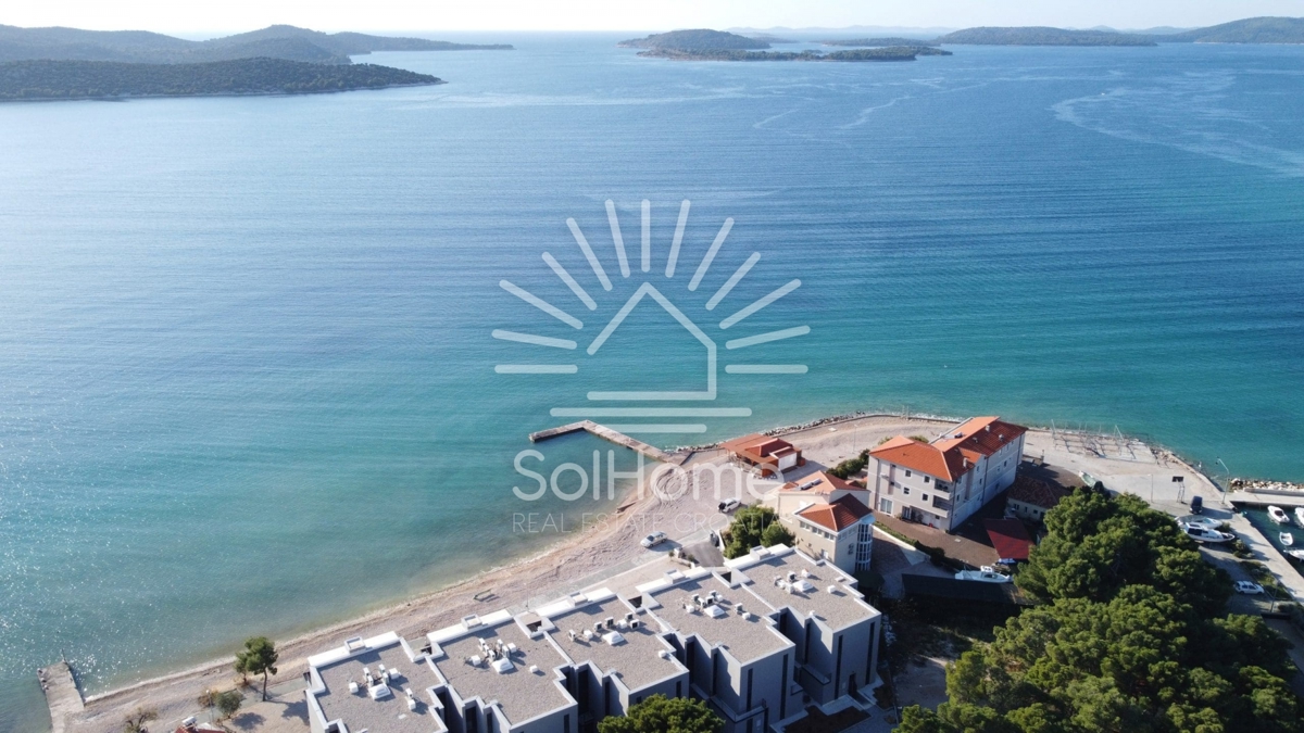 Appartamenti in prima fila sul mare a Sibenik, Croazia