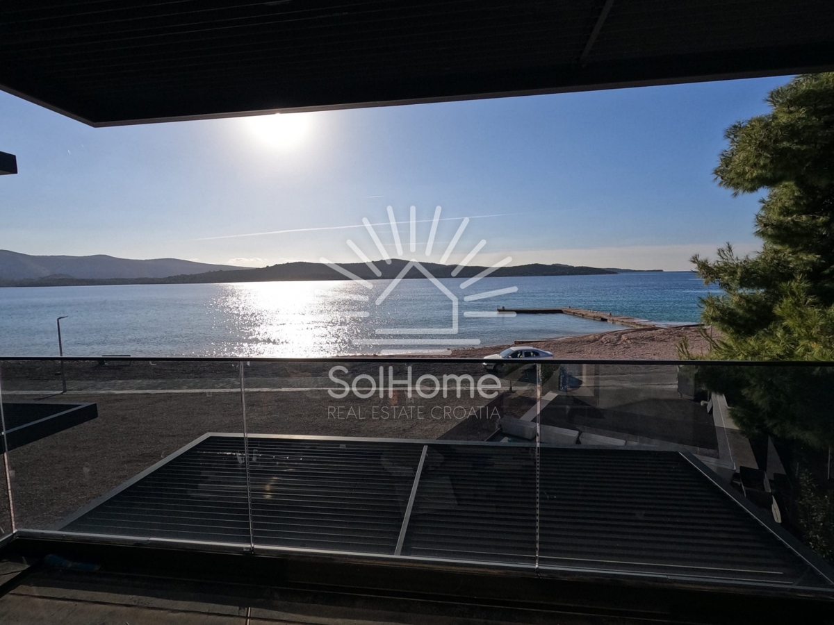 Appartamenti in prima fila sul mare a Sibenik, Croazia