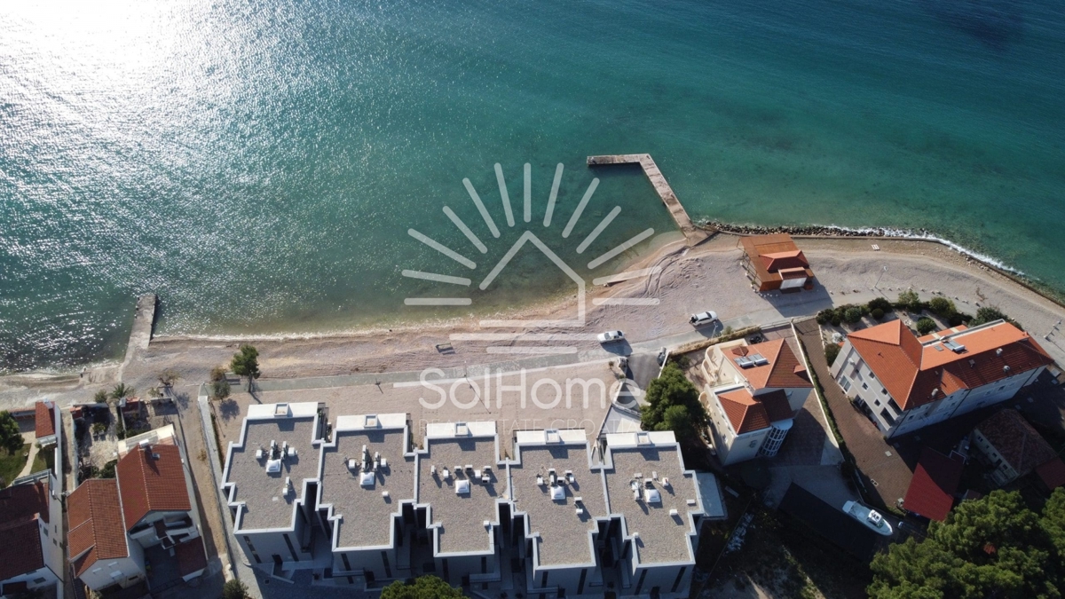 Appartamenti in prima fila sul mare a Sibenik, Croazia