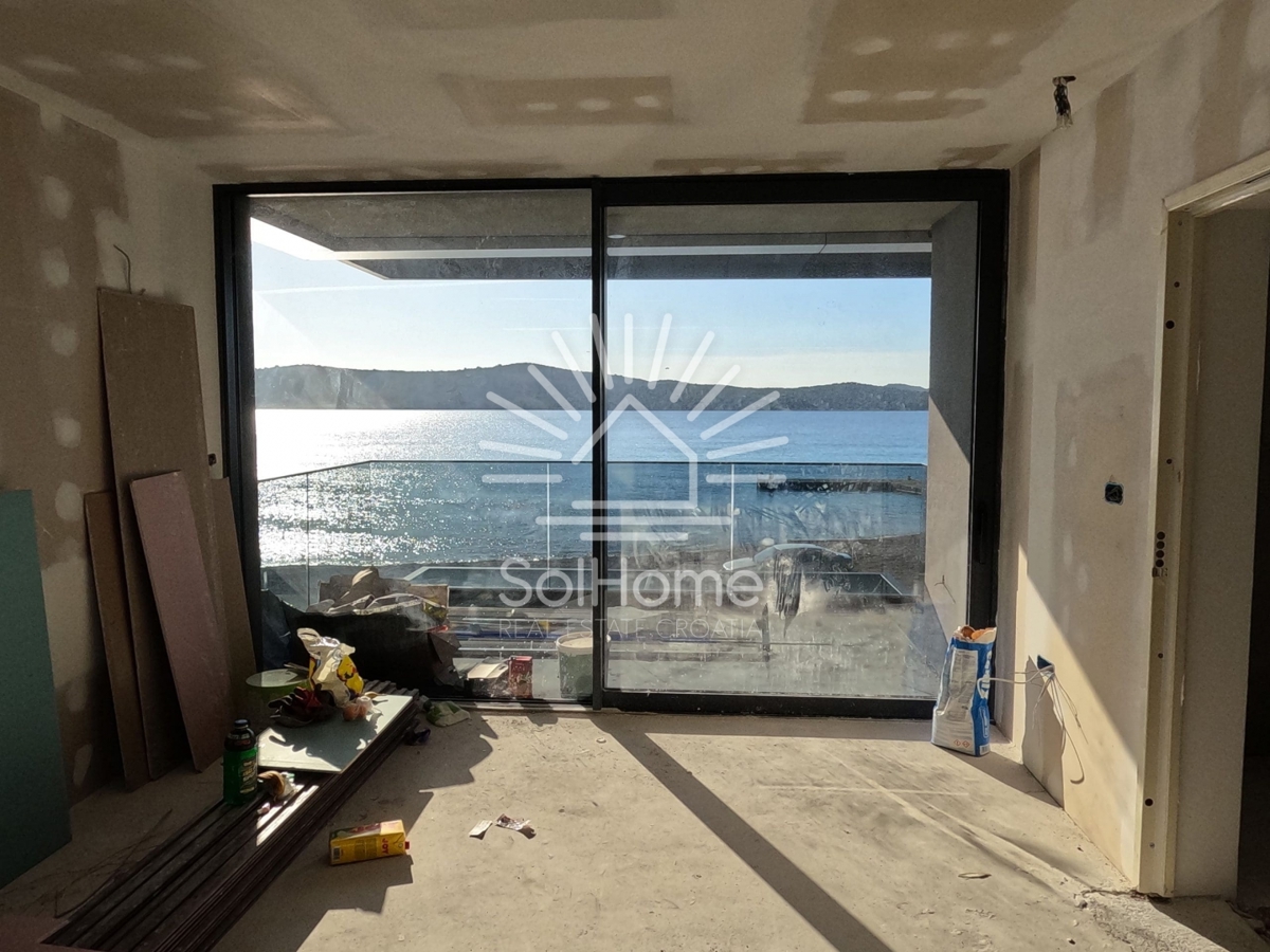 Appartamenti in prima fila sul mare a Sibenik, Croazia