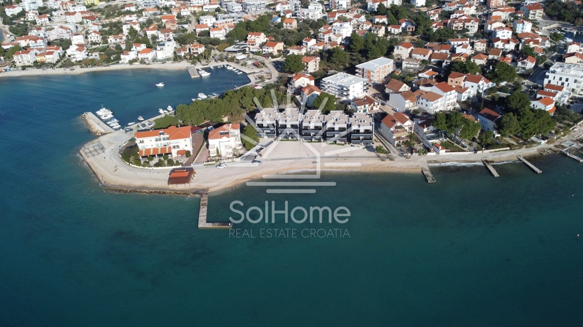 Appartamenti in prima fila sul mare a Sibenik, Croazia