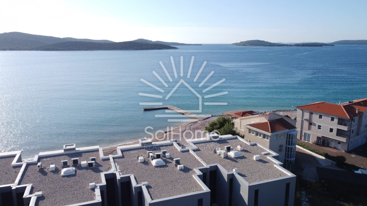 Appartamenti in prima fila sul mare a Sibenik, Croazia