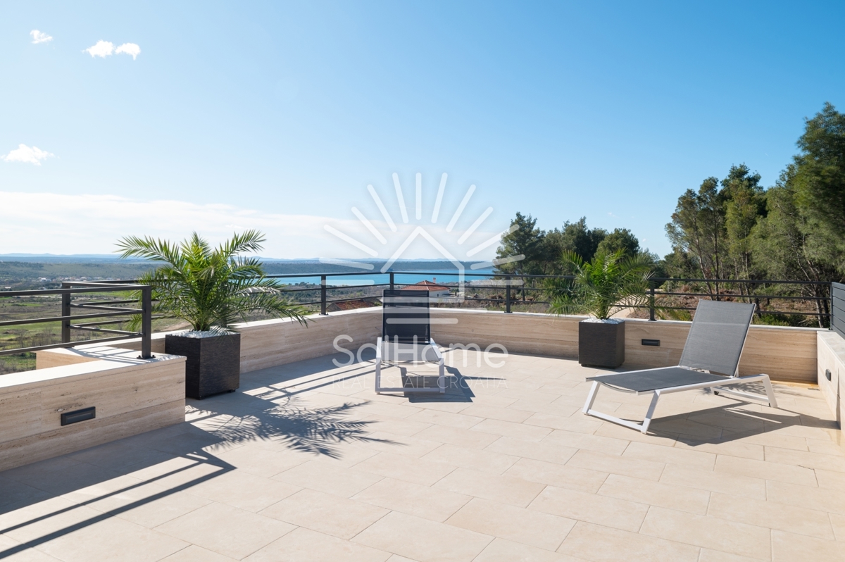 Unica villa di lusso con vista panoramica sul mare vicino a Zara, Croazia