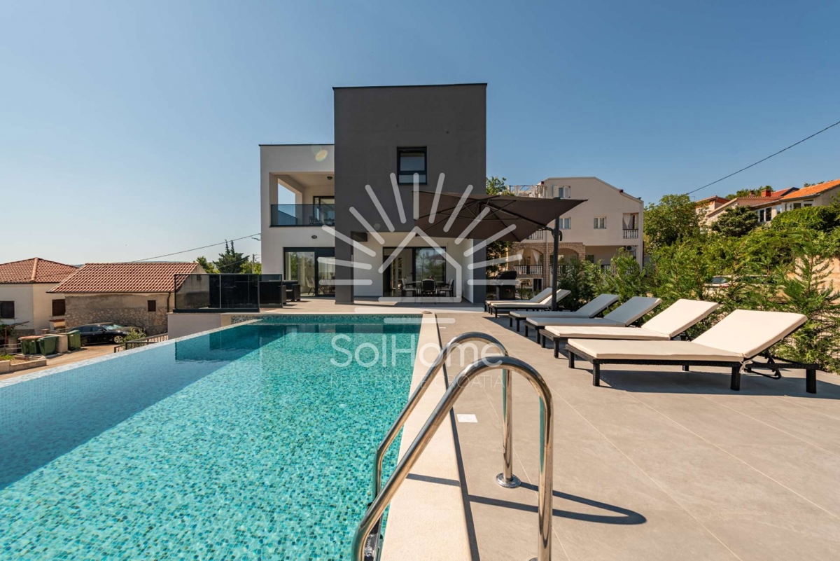 Moderna casa con piscina - Solo 70 metri dal mare, vicino a Zara, Croazia.