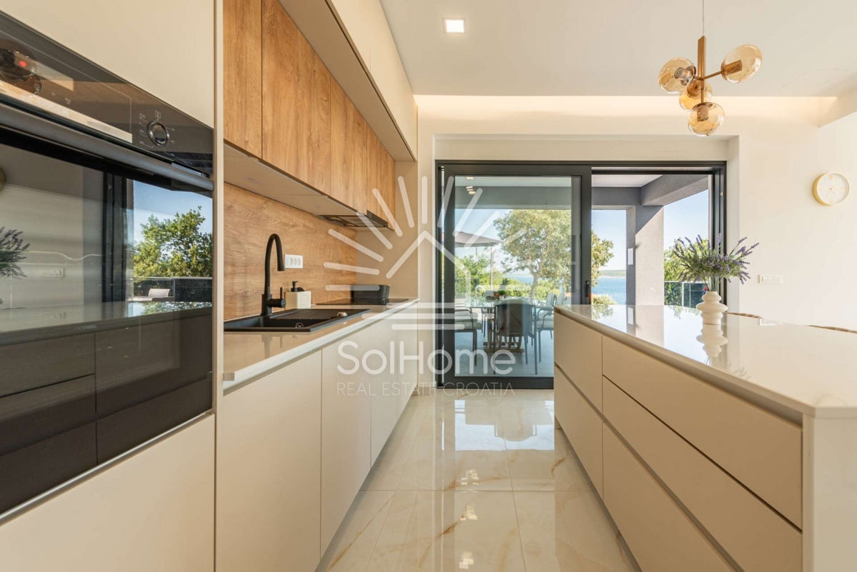 Moderna casa con piscina - Solo 70 metri dal mare, vicino a Zara, Croazia.