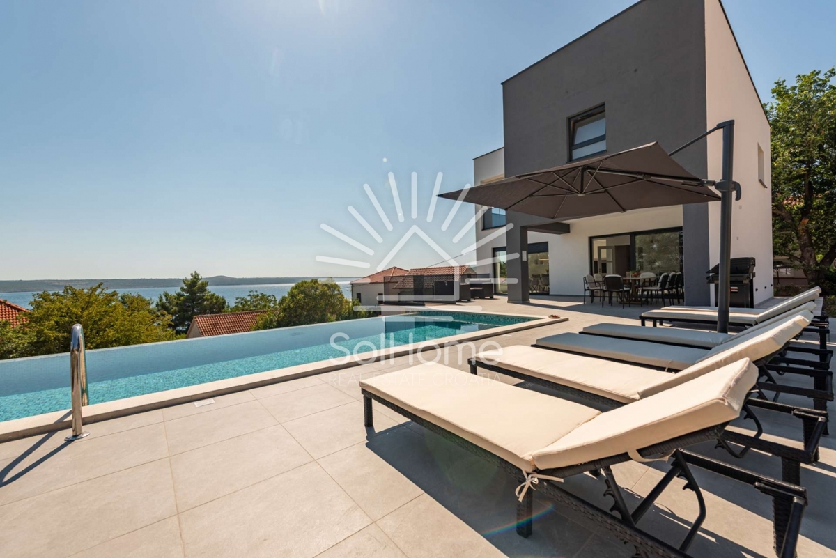 Moderna casa con piscina - Solo 70 metri dal mare, vicino a Zara, Croazia.