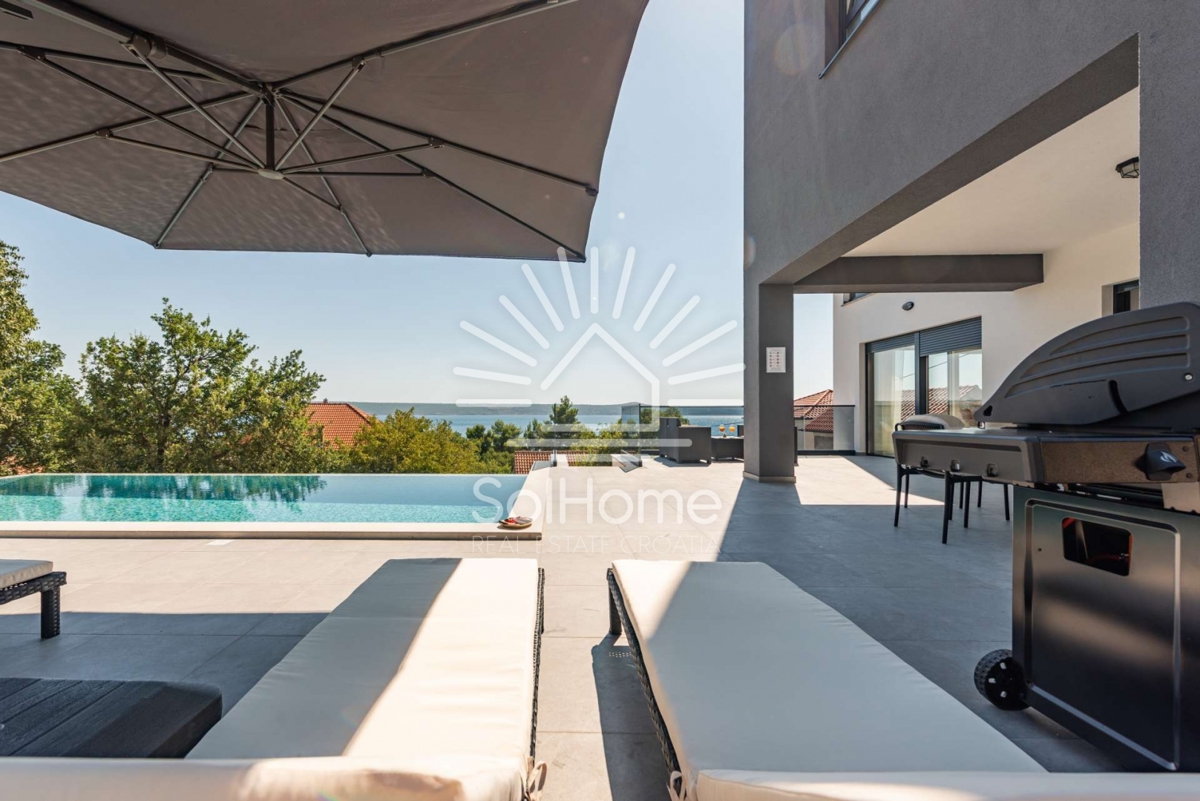 Moderna casa con piscina - Solo 70 metri dal mare, vicino a Zara, Croazia.