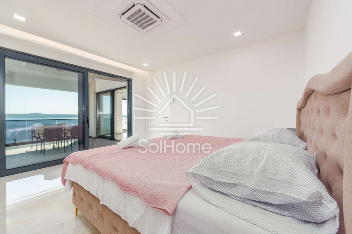 Moderna casa con piscina - Solo 70 metri dal mare, vicino a Zara, Croazia.