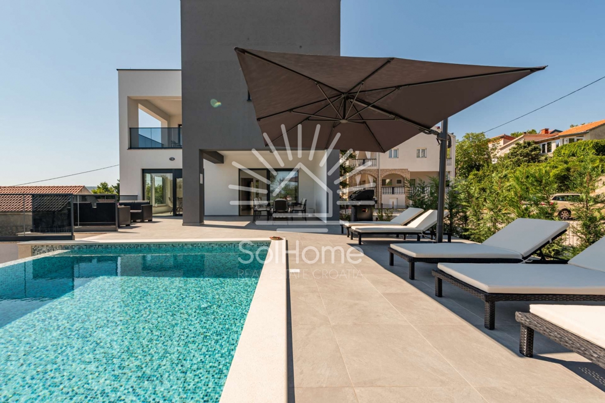 Moderna casa con piscina - Solo 70 metri dal mare, vicino a Zara, Croazia.