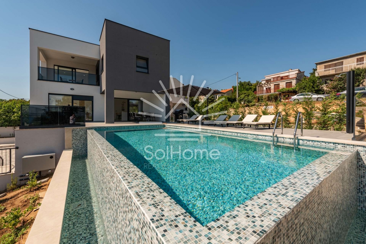 Moderna casa con piscina - Solo 70 metri dal mare, vicino a Zara, Croazia.
