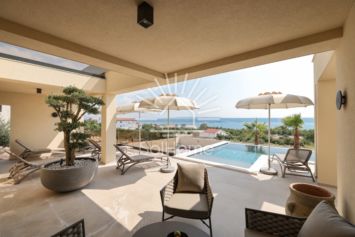 Lussuosa villa a Maslenica vicino a Zara, vicino al mare