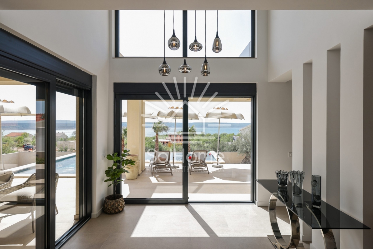 Lussuosa villa a Maslenica vicino a Zara, vicino al mare