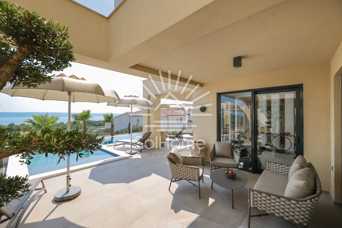 Lussuosa villa a Maslenica vicino a Zara, vicino al mare