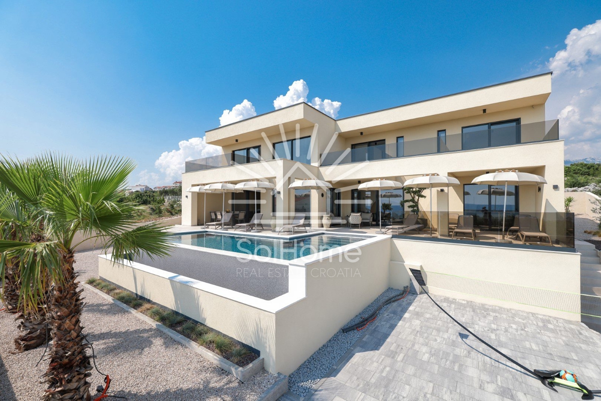 Lussuosa villa a Maslenica vicino a Zara, vicino al mare