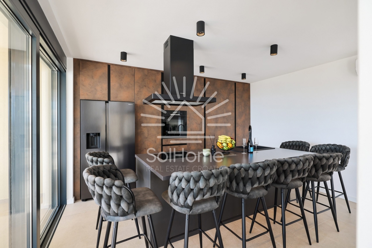 Lussuosa villa a Maslenica vicino a Zara, vicino al mare