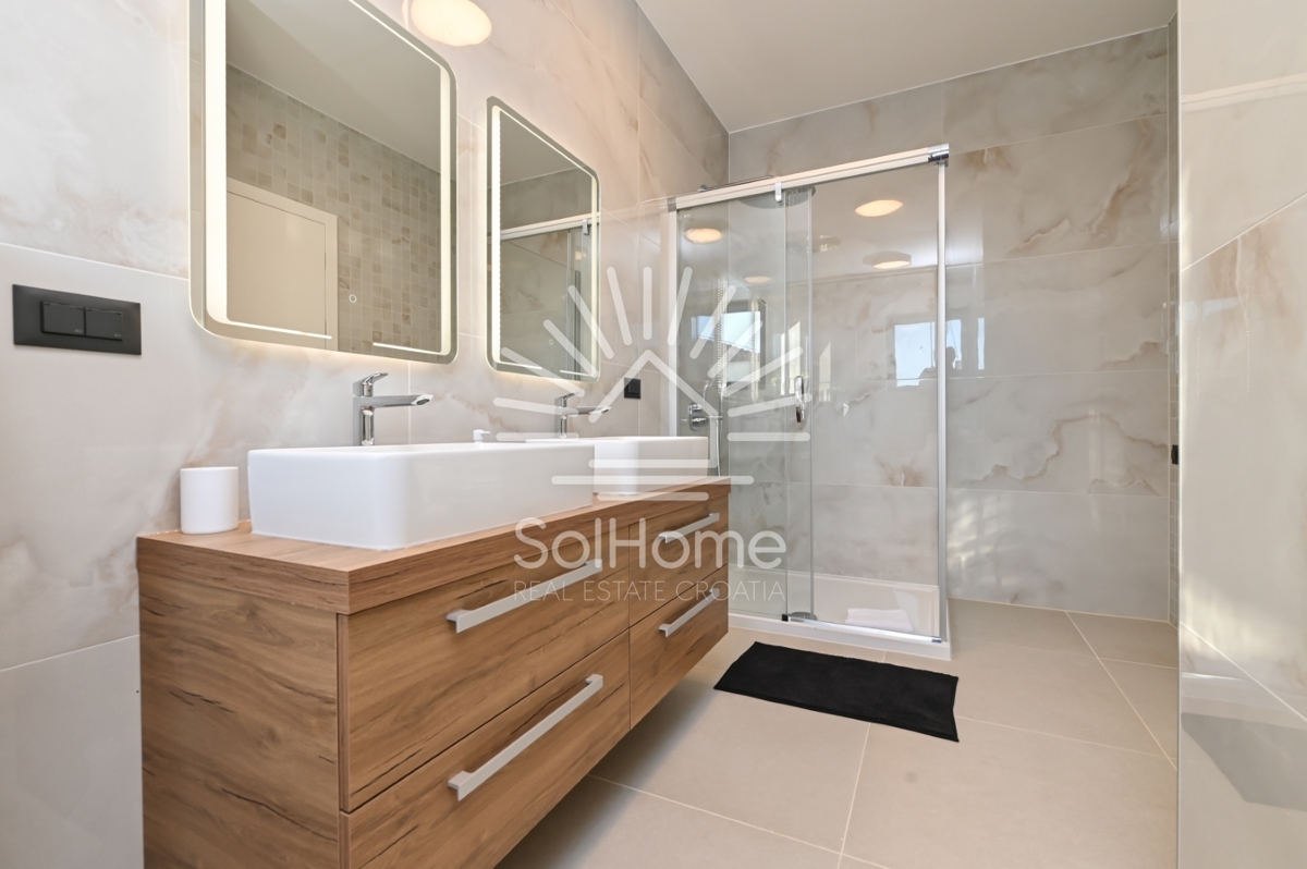 2 Ville di lusso con piscina e vista mare