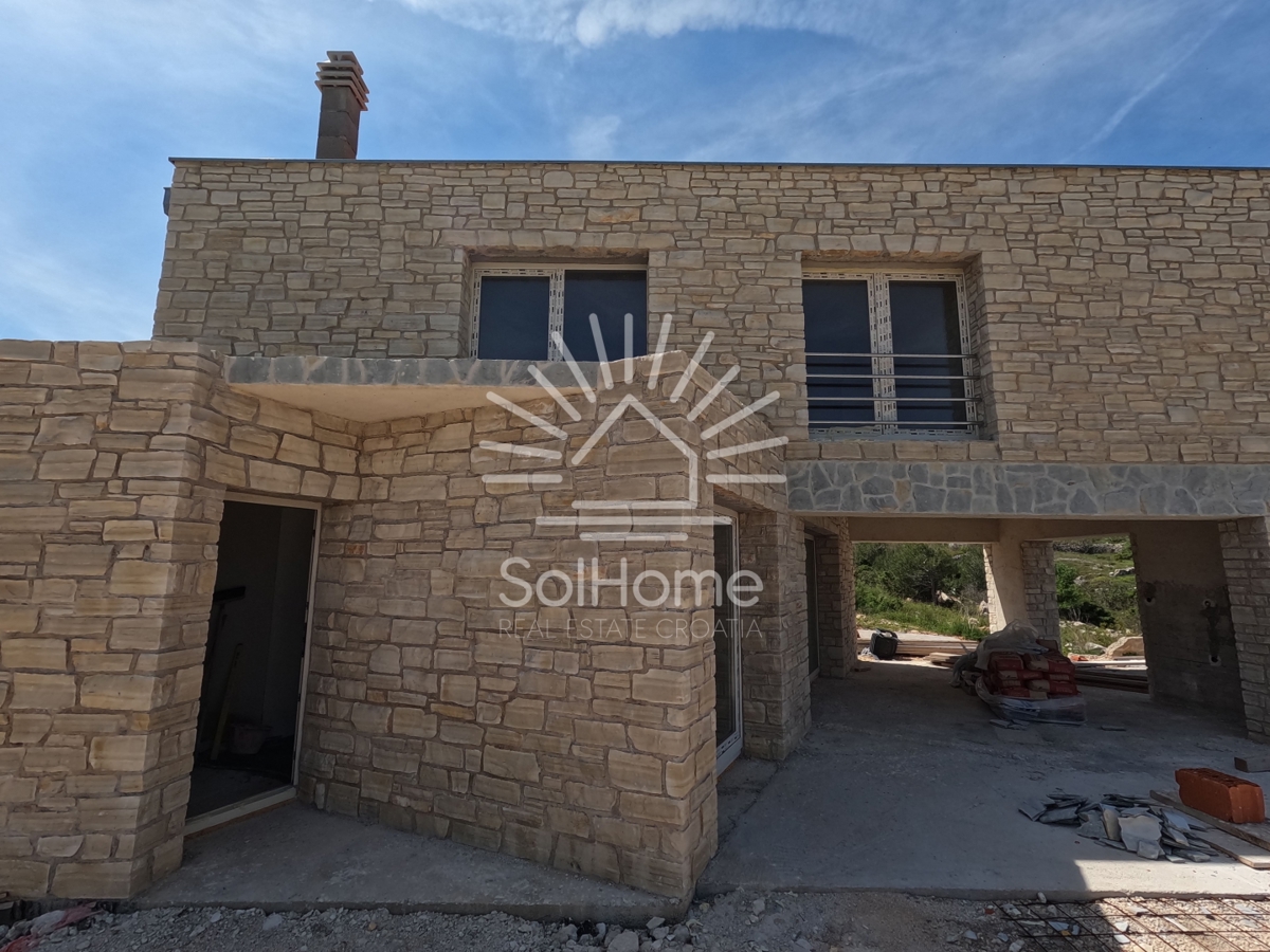 Top offerta - Moderna villa in pietra con vista sul mare!