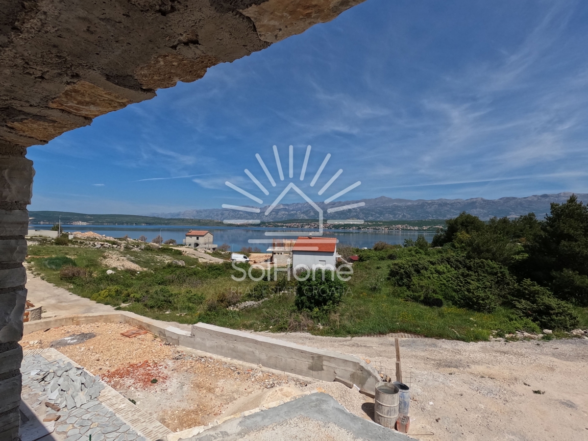 Top offerta - Moderna villa in pietra con vista sul mare!