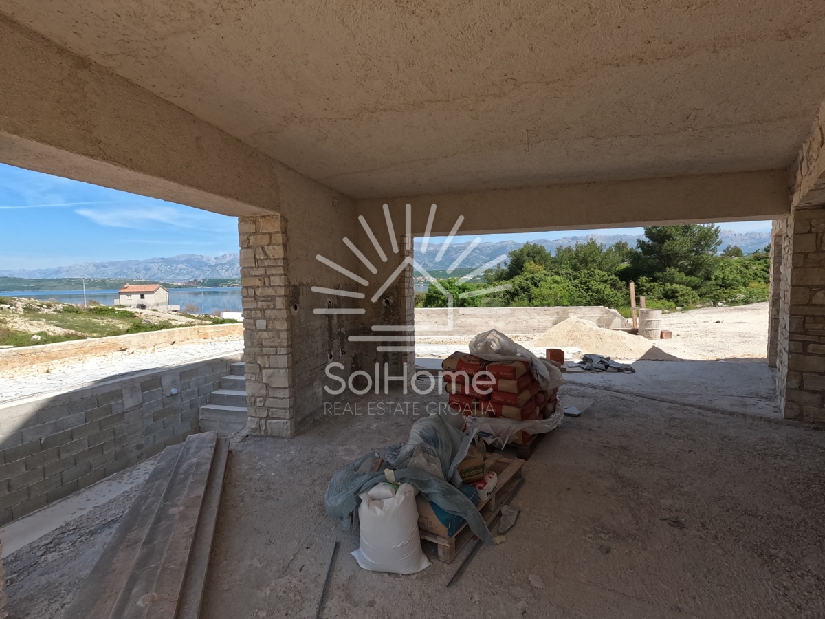 Top offerta - Moderna villa in pietra con vista sul mare!