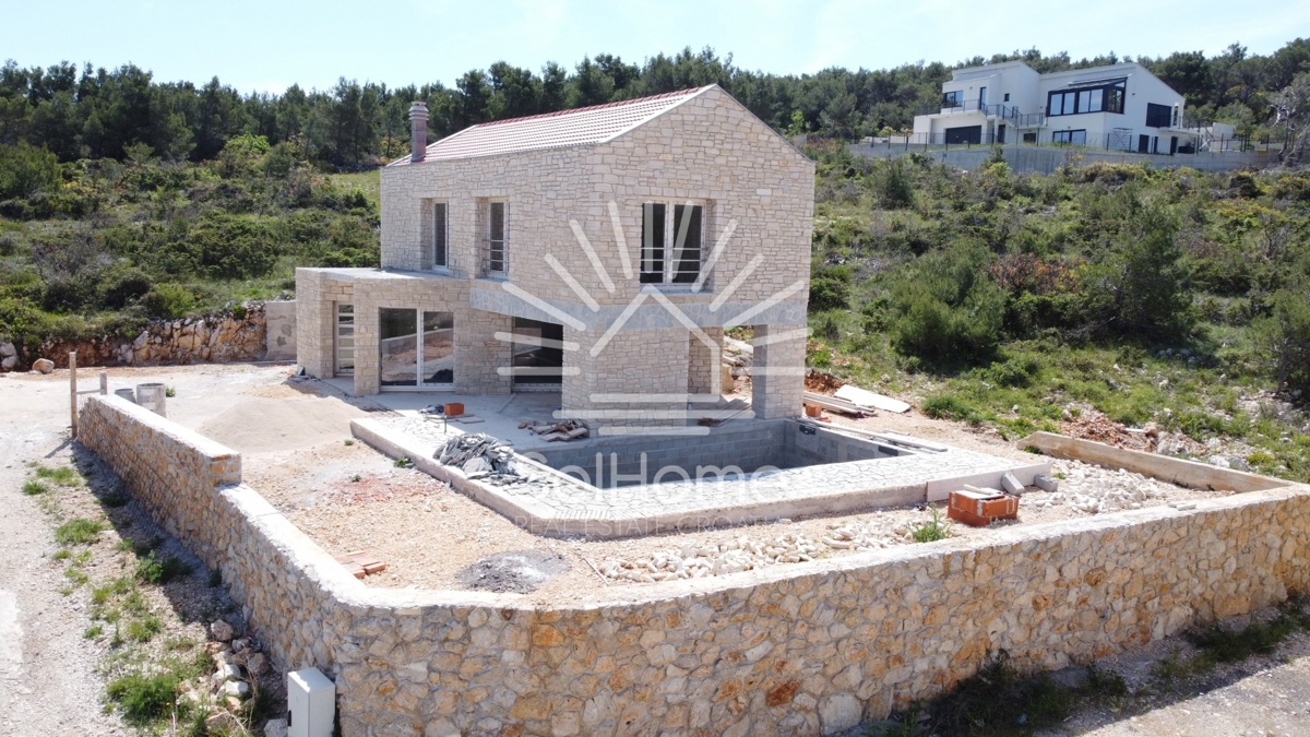 Top offerta - Moderna villa in pietra con vista sul mare!