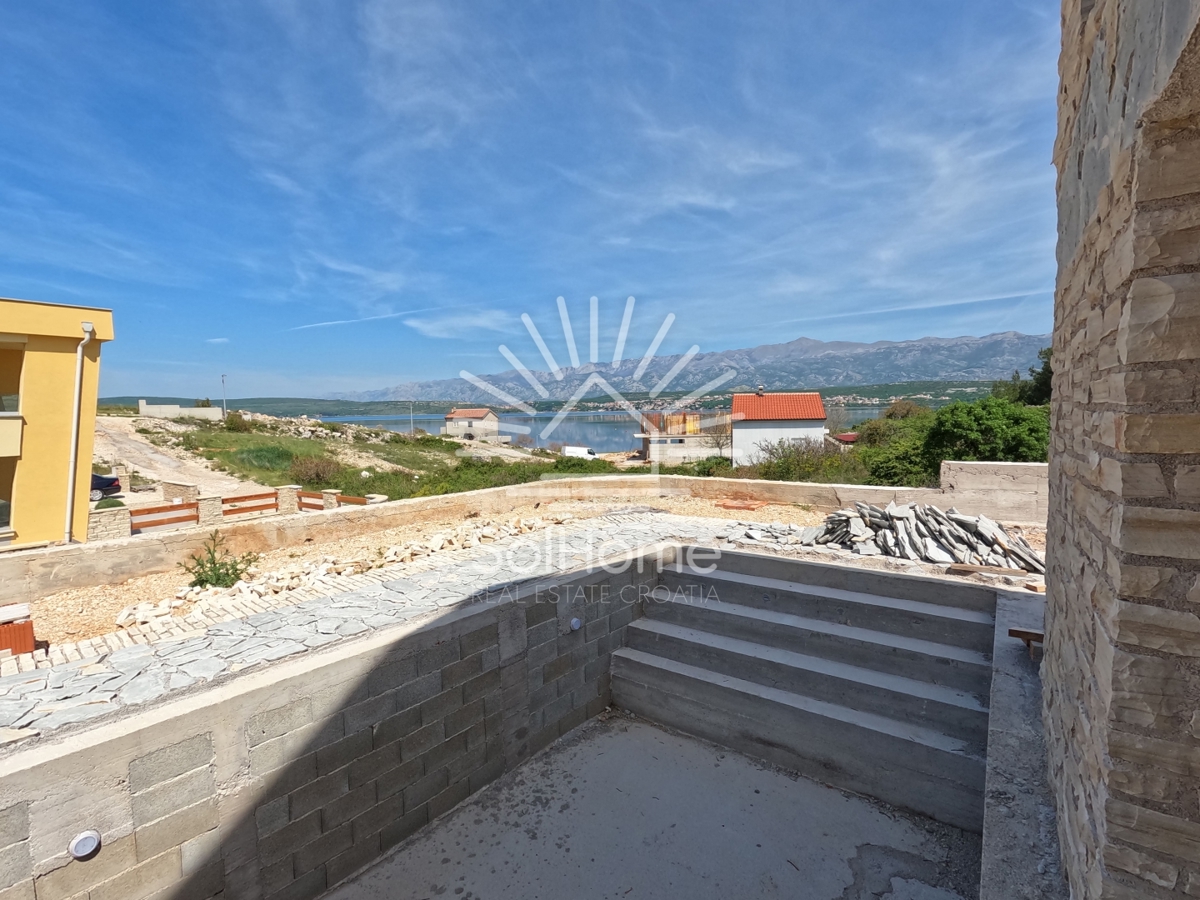 Top offerta - Moderna villa in pietra con vista sul mare!