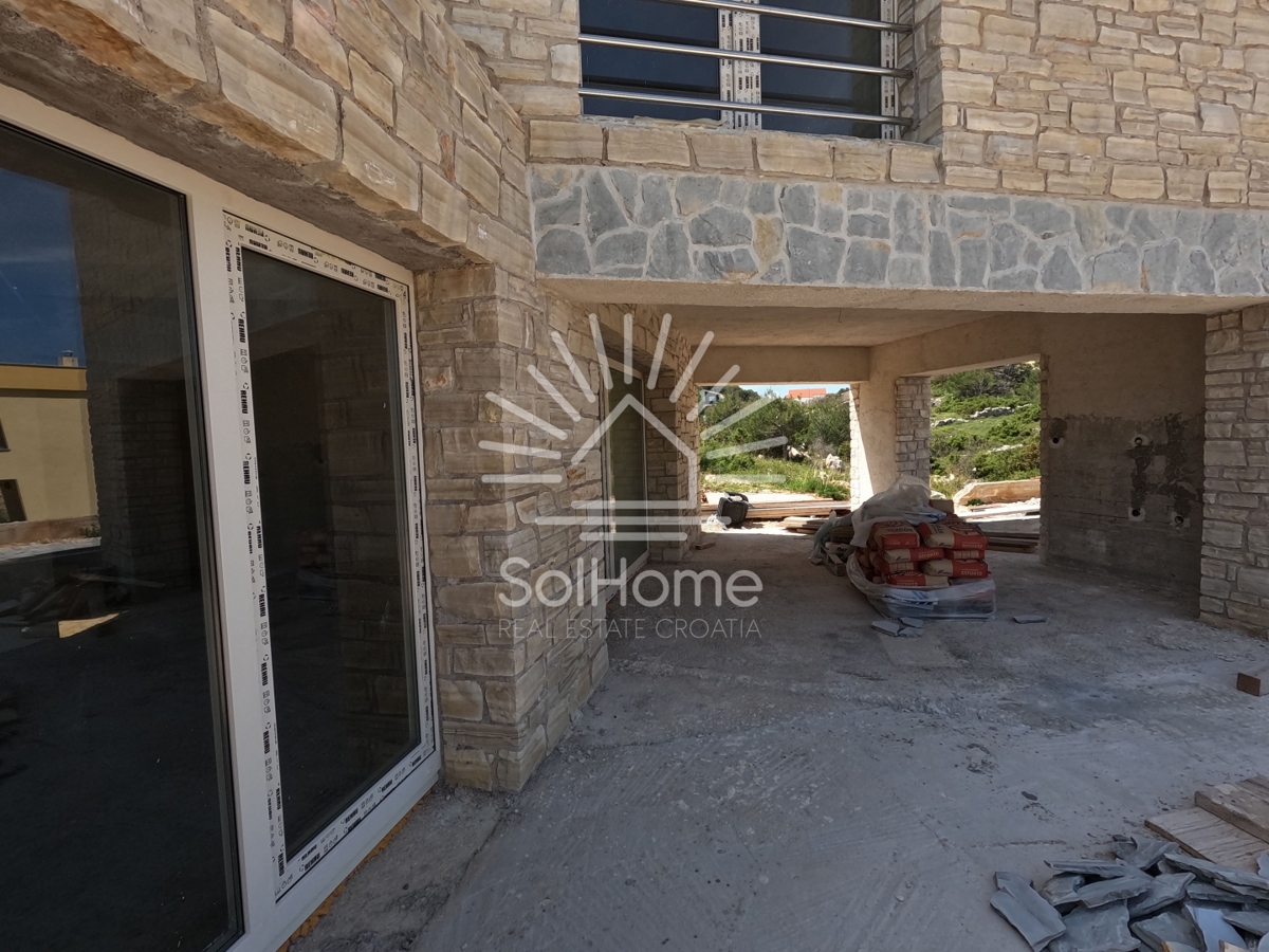 Top offerta - Moderna villa in pietra con vista sul mare!