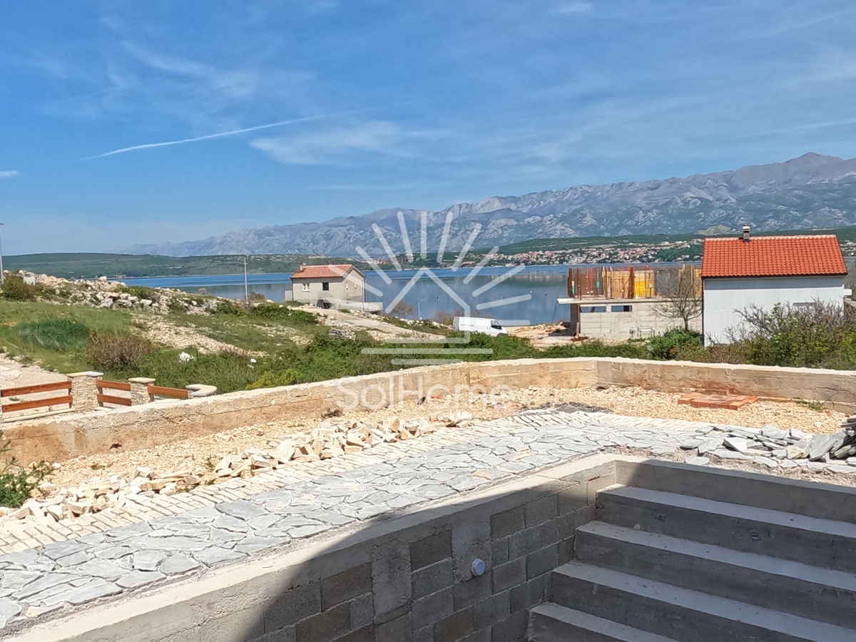 Top offerta - Moderna villa in pietra con vista sul mare!