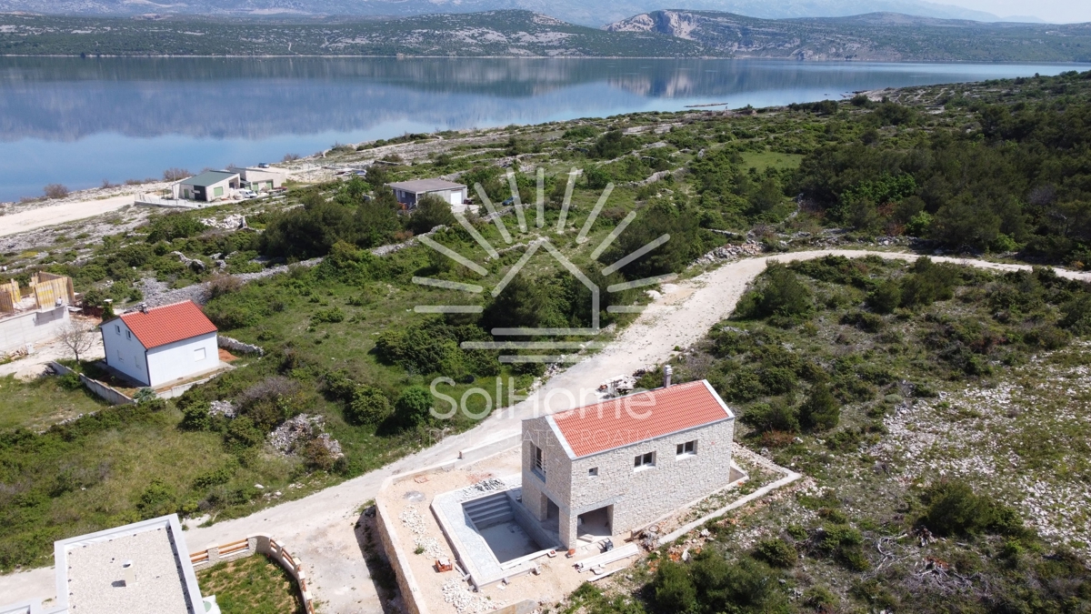 Top offerta - Moderna villa in pietra con vista sul mare!