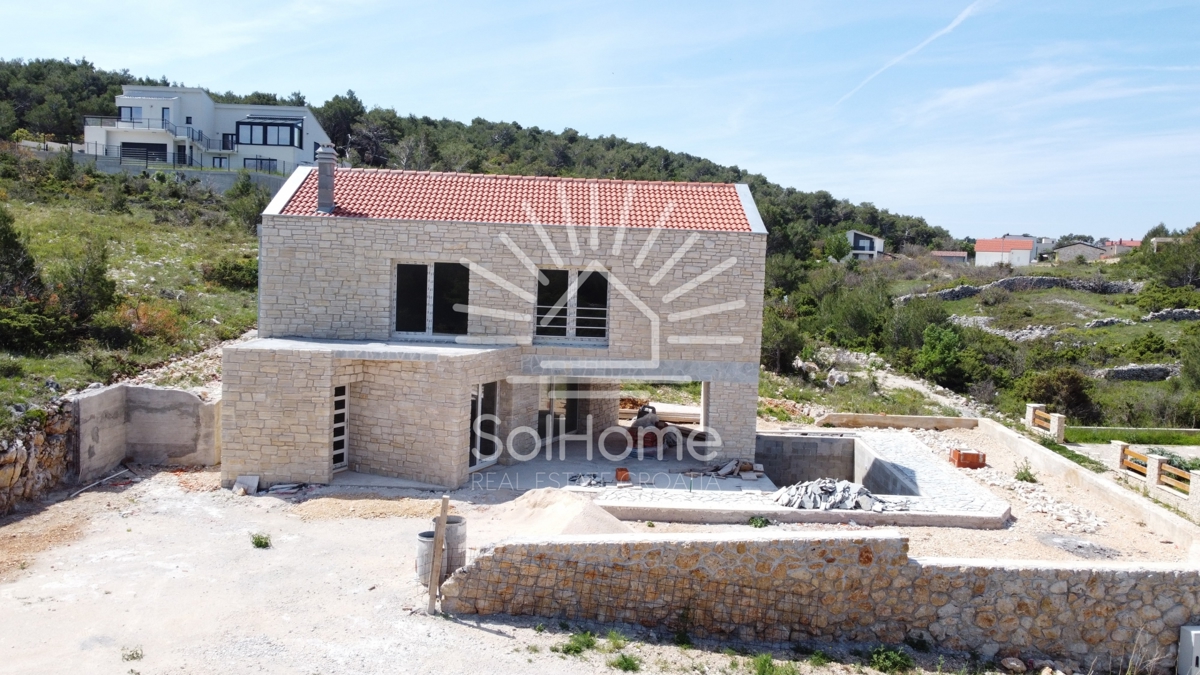 Top offerta - Moderna villa in pietra con vista sul mare!