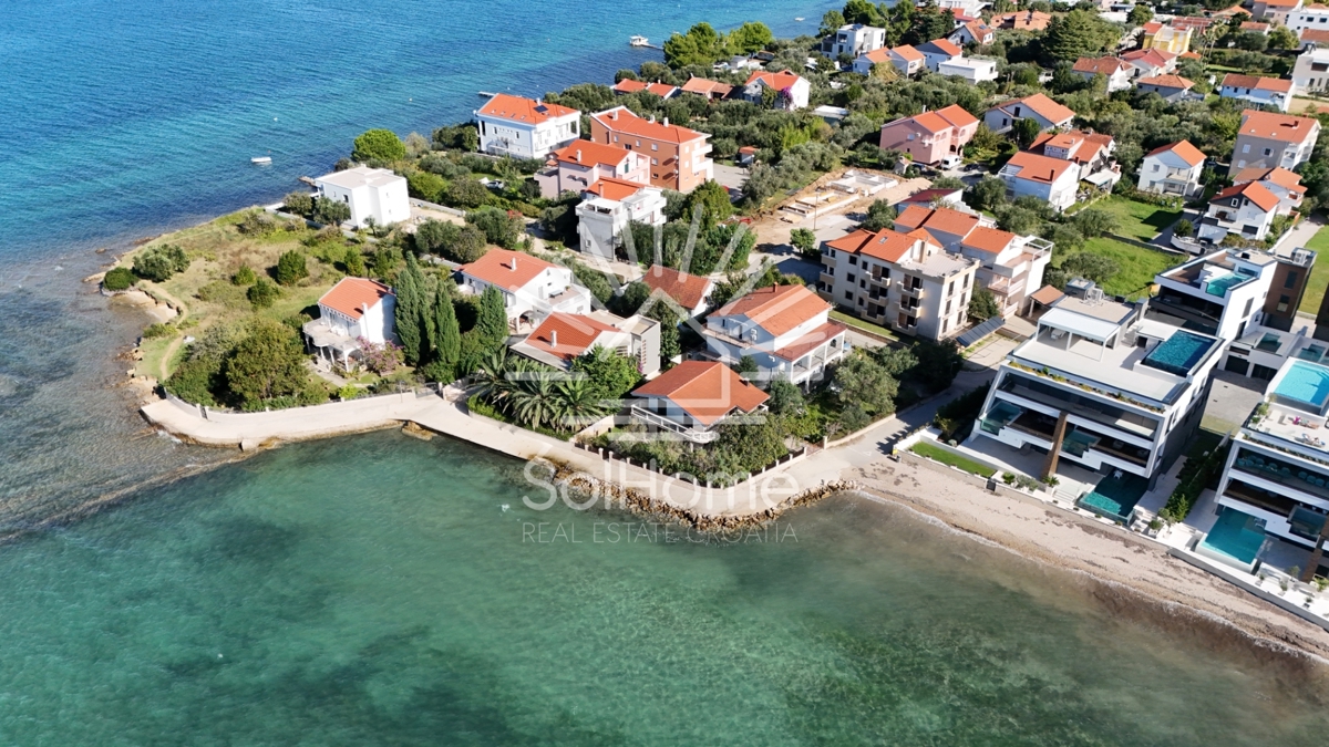 Appartamenti a 30 metri dal mare a Sukošan vicino a Zara