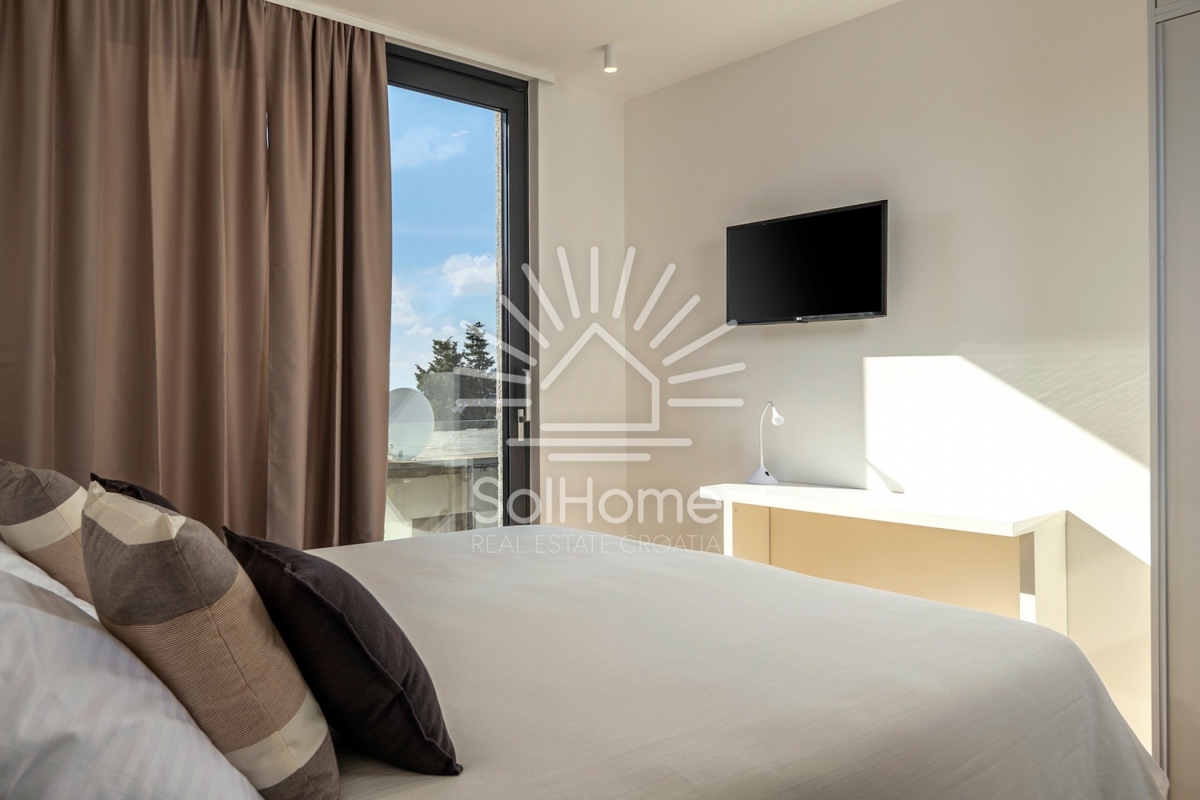 Bellissima villa con vista sul mare e piscina a sfioro sull'isola di Ugljan