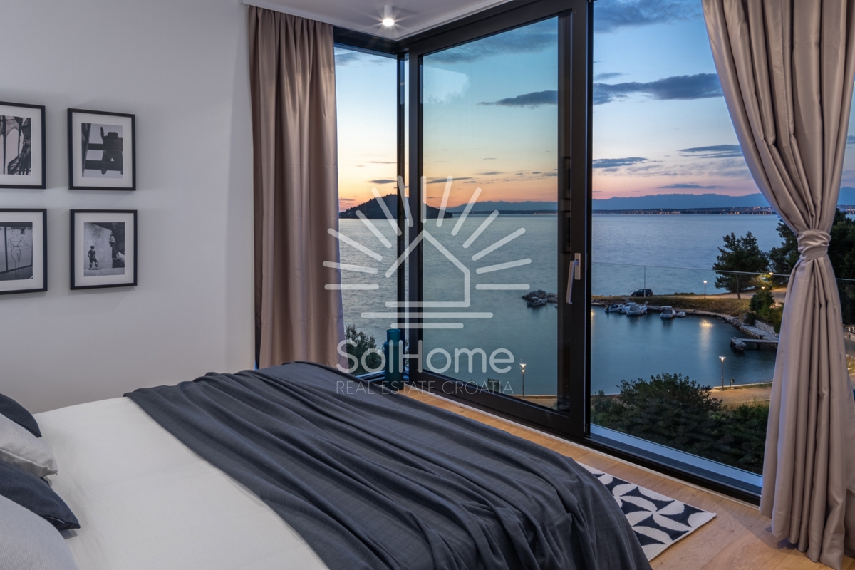 Bellissima villa con vista sul mare e piscina a sfioro sull'isola di Ugljan