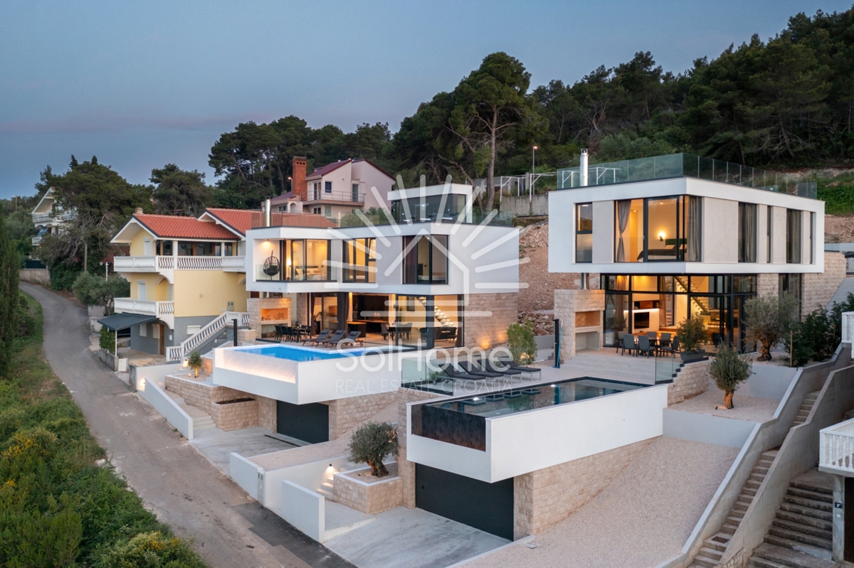 Bellissima villa con vista sul mare e piscina a sfioro sull'isola di Ugljan