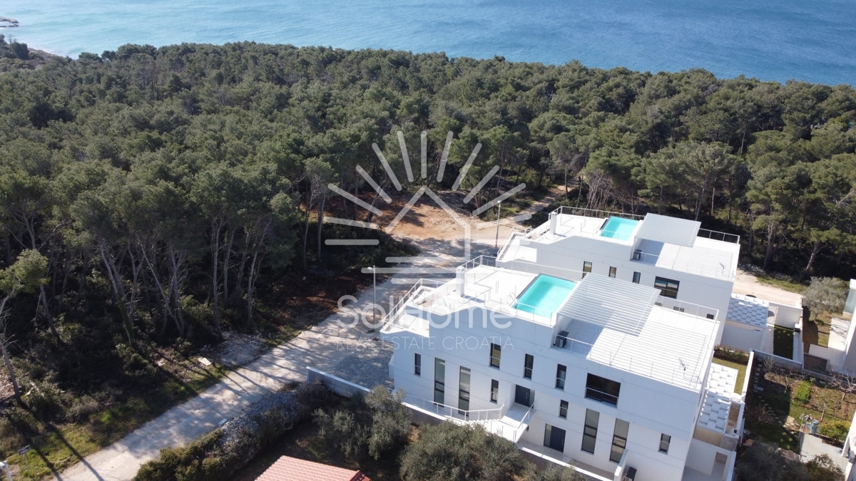 Appartamenti di lusso - 1° fila dal mare