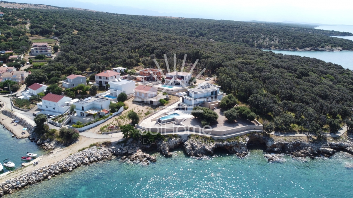 Casa al primo rigo vicino al mare vicino a Novalja