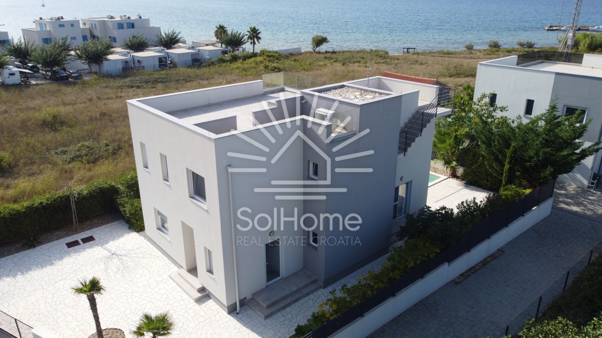 Elegante casa arredata con piscina, a soli 100 metri dal mare – a Privlaka, vicino a Zara