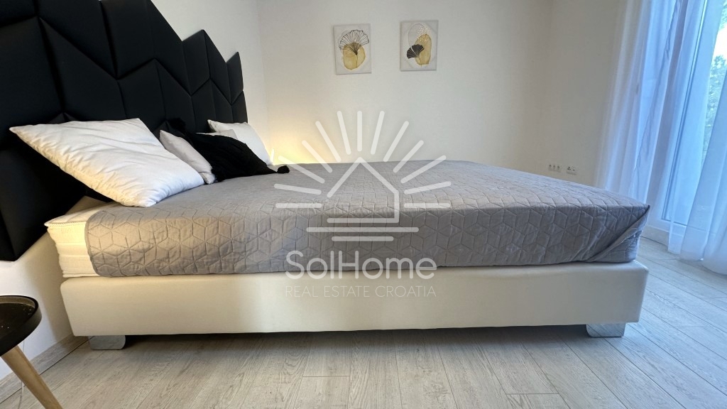 Elegante casa arredata con piscina, a soli 100 metri dal mare – a Privlaka, vicino a Zara