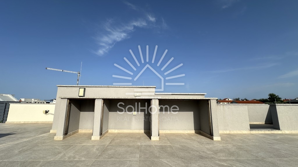 Elegante casa arredata con piscina, a soli 100 metri dal mare – a Privlaka, vicino a Zara