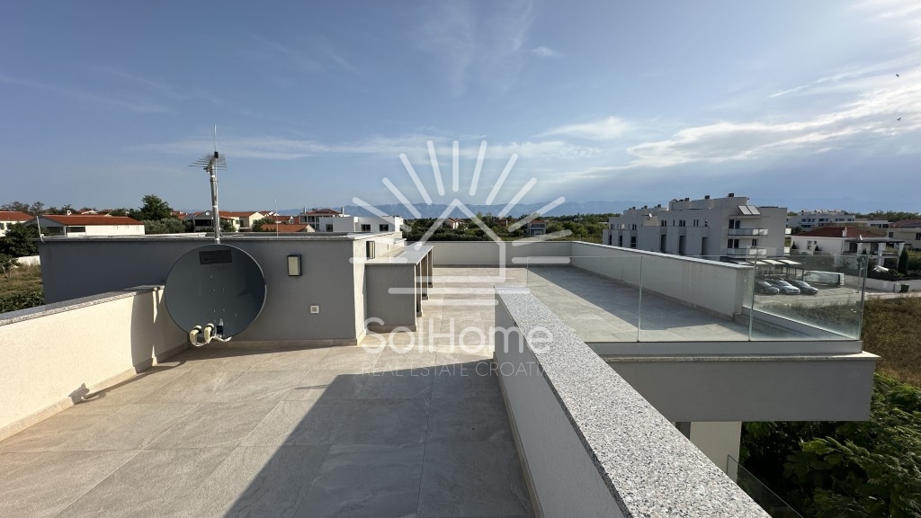 Elegante casa arredata con piscina, a soli 100 metri dal mare – a Privlaka, vicino a Zara