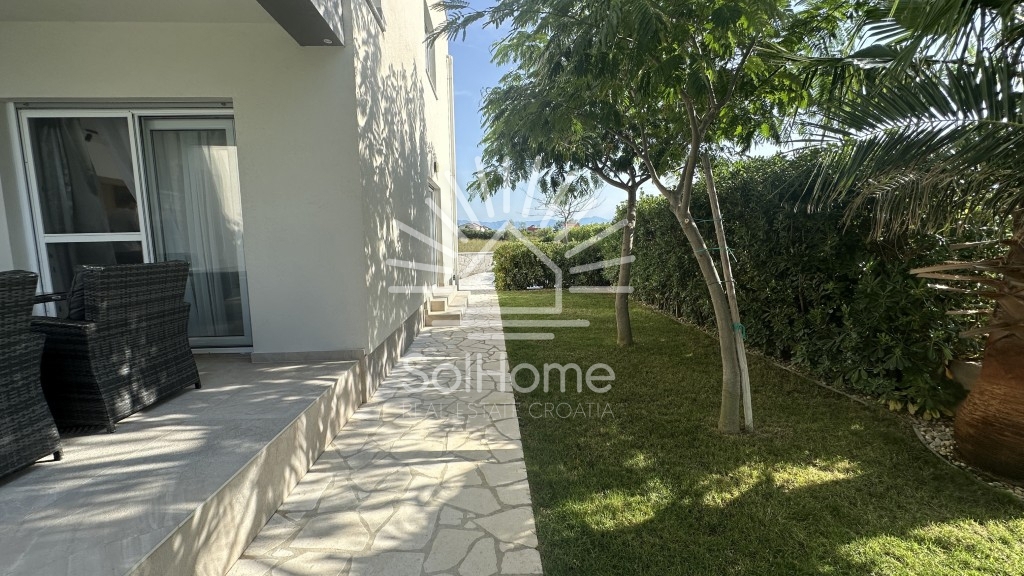 Elegante casa arredata con piscina, a soli 100 metri dal mare – a Privlaka, vicino a Zara